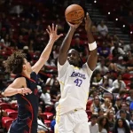 Lakers firman a Arthur Kaluma con un contrato two-way