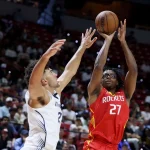 Los Rockets retienen a Isaiah Crawford