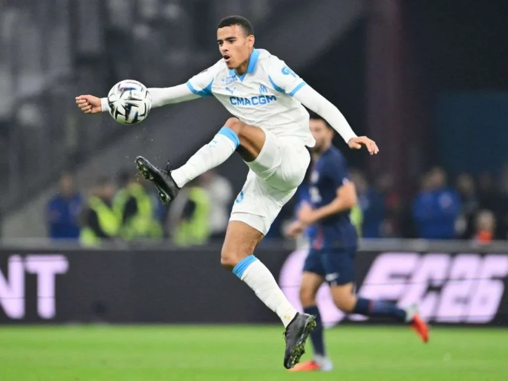 Mason-Greenwood-ficha-con-el-Fenerbahce-turco.jpg