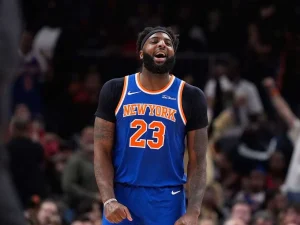 Mitchell-Robinson-jugara-en-los-Celtics.jpg