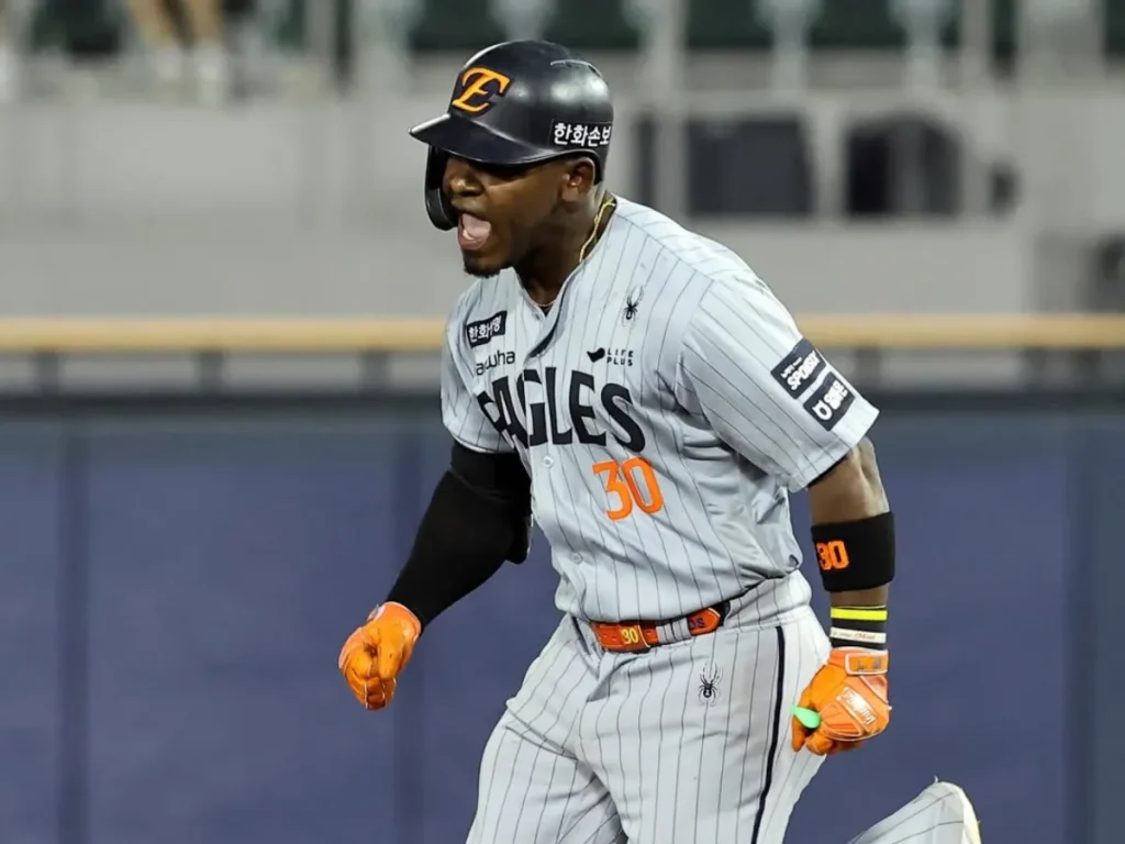 Perlaza-llega-a-60-impulsadas-con-Hanwha-en-Corea-del.png