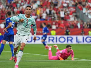 Ramos-y-Cristiano-anotan-por-Portugal-que-remonta-para-vencer.png