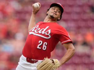 Rojos-de-Cincinnati-acuerdan-extension-con-Chase-Burns.png