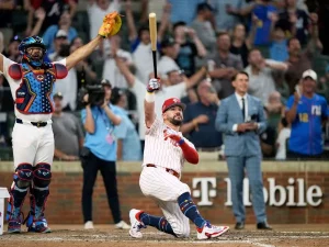 Schwarber-y-Harper-son-los-favoritos-en-el-Derbi-de.jpg
