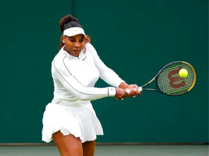Serena-Williams-se-lastimo-la-rodilla-en-su-regreso-a.png