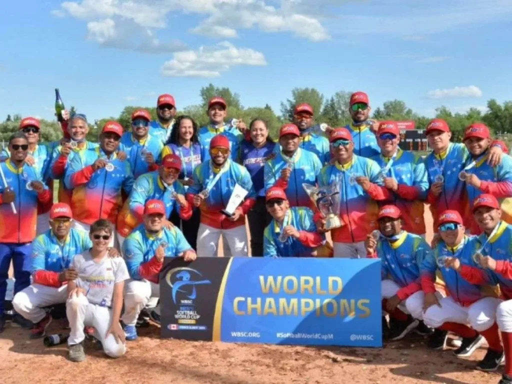 Softbol-masculino-a-recuperar-la-cima.jpg