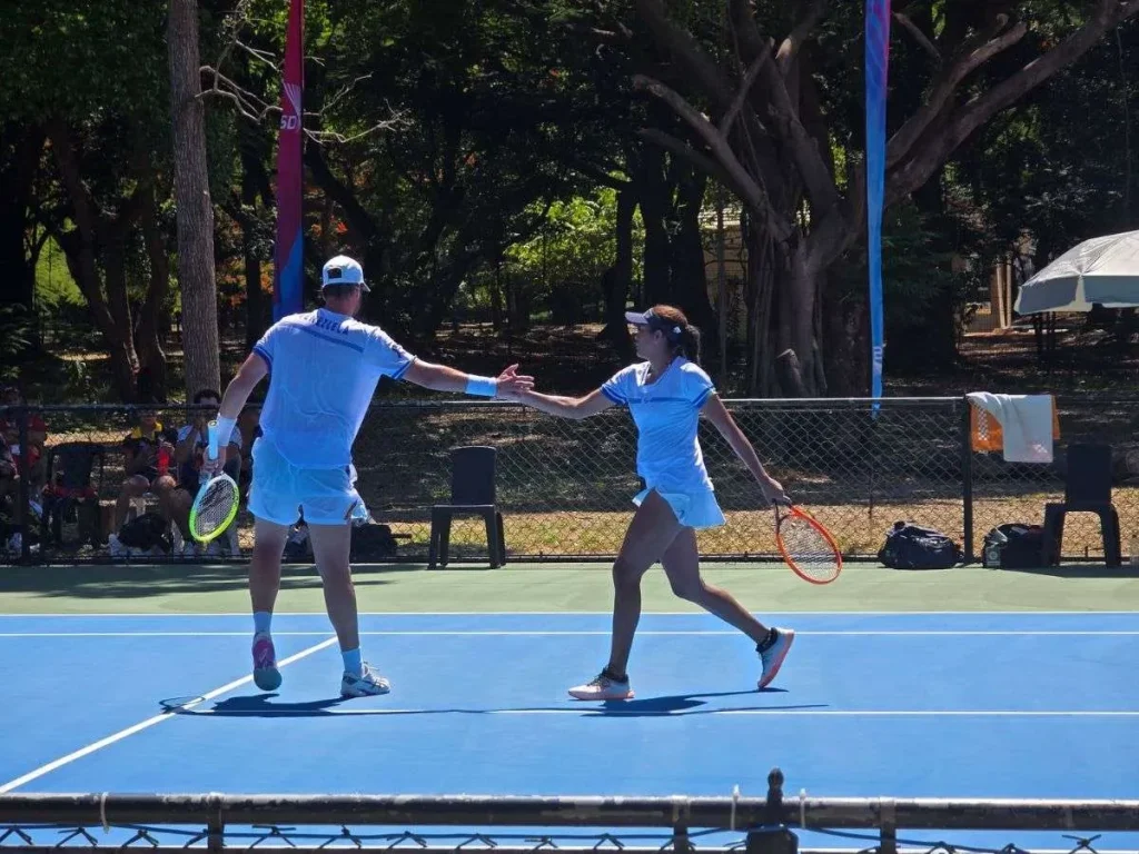 Tenis-de-campo-cosecho-bronce.jpg