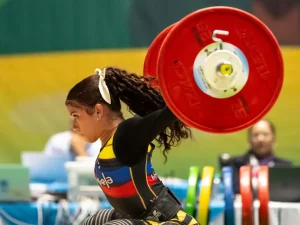 Valeria-Osorio-duplico-en-Mundial-de-Pesas.png