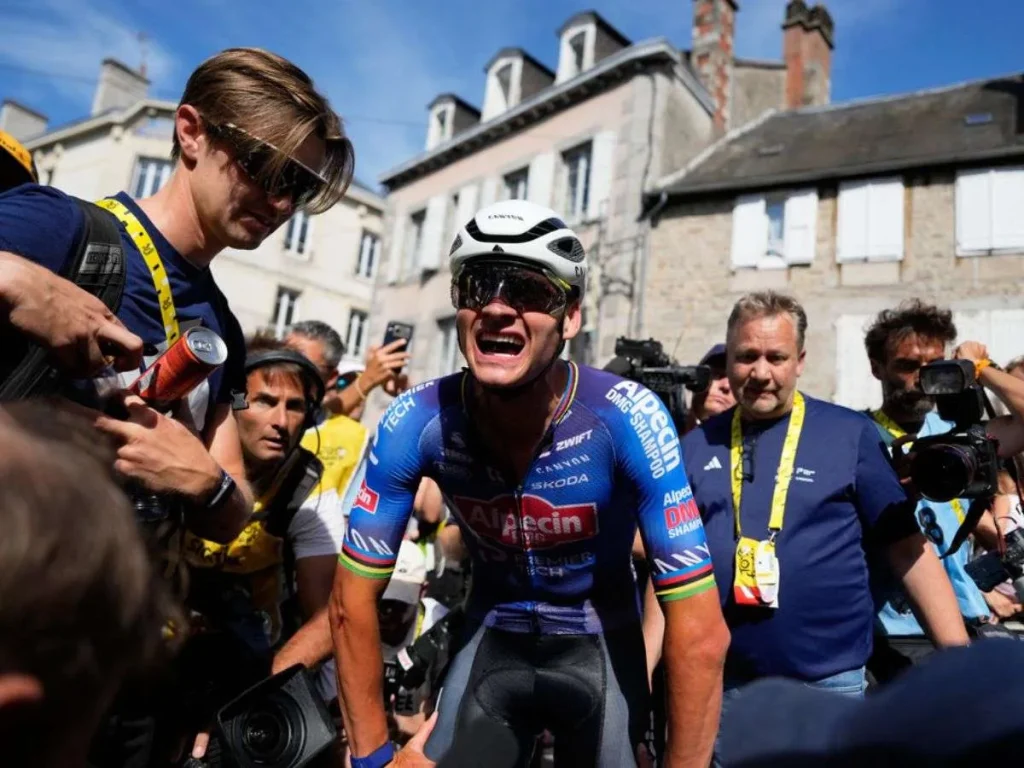 Van-der-Poel-gana-la-novena-etapa-del-Tour-de-Francia.jpg