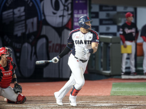Victor-Reyes-triplico-en-paliza-de-Gigantes-de-Lotte-en.png