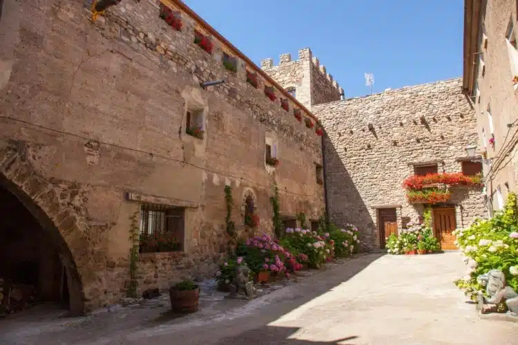 ¿La-casa-rural-mas-medieval-de-Espana-El-castillo-del.webp.webp