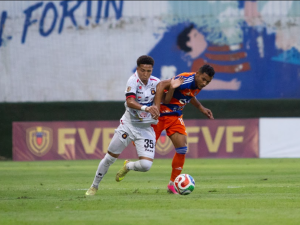 Academia-Puerto-Cabello-impone-condiciones-y-hunde-al-Caracas-FC.png