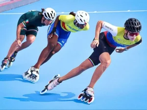 Angy-Quintero-bajo-telon-del-patinaje-con-plata.jpg