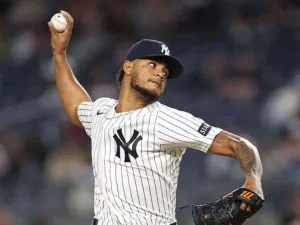 Camilo-Doval-es-cambiado-a-los-Piratas-de-Pittsburgh.jpg