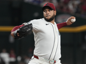 Eduardo-Rodriguez-contuvo-a-los-Dodgers-y-se-apunto-la.png