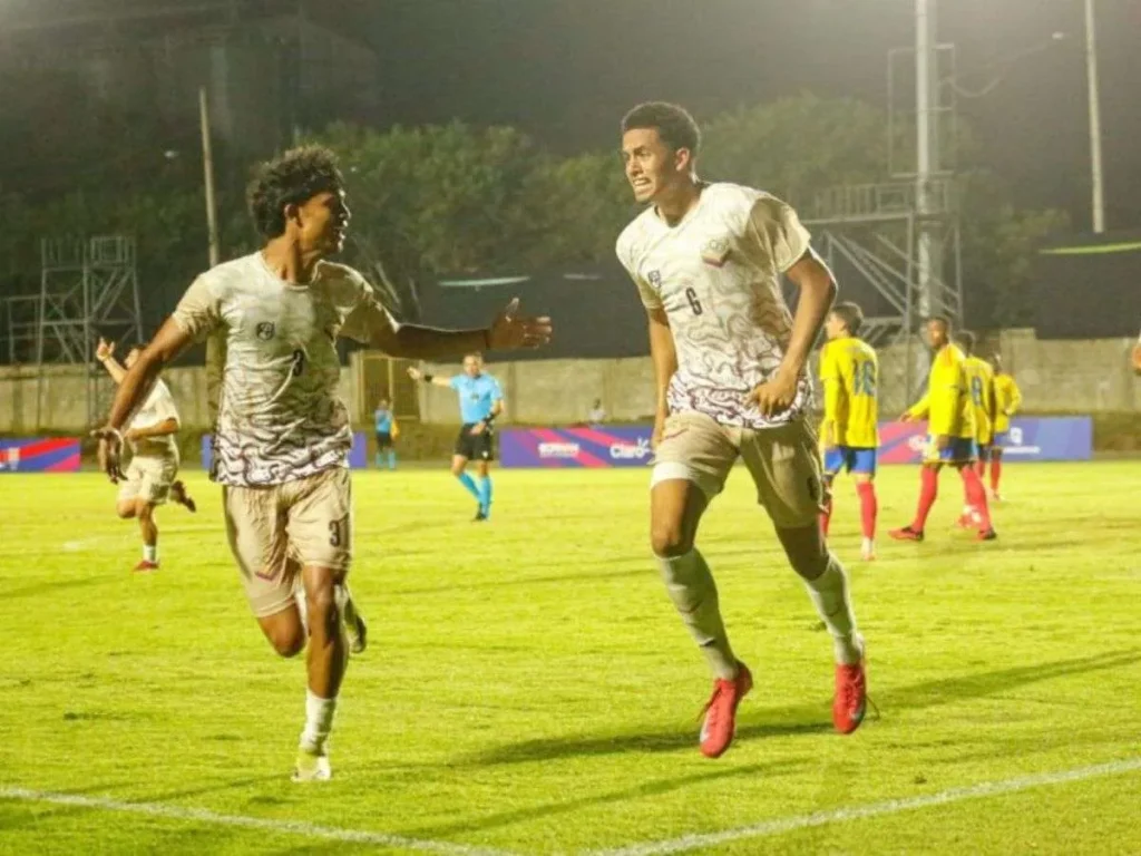 Futbol-masculino-va-por-la-dorada-en-Santo-Domingo.jpg