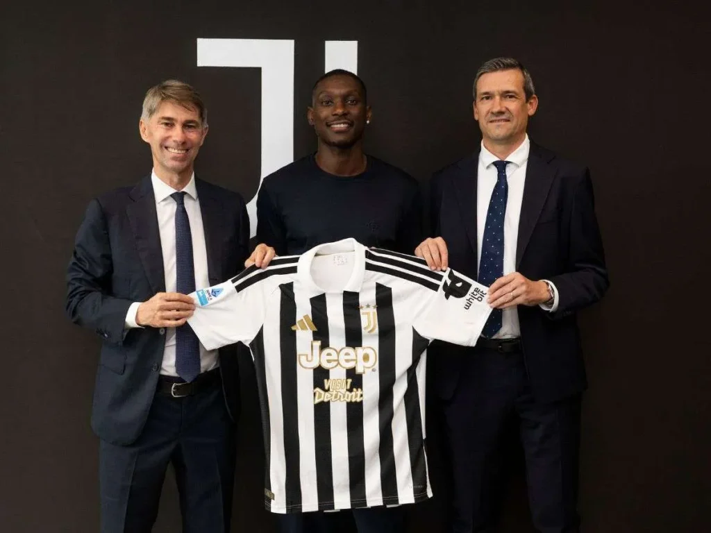 Juventus-anuncia-el-contrato-del-frances-Randal-Kolo-Muani.jpg