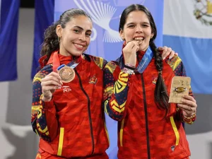 Moros-y-Paredes-compartieron-podio.jpg