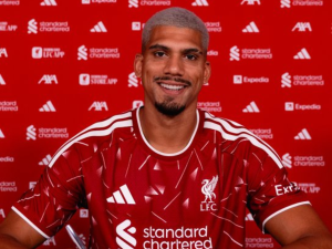 Ronald-Araujo-es-nuevo-jugador-del-Liverpool.png