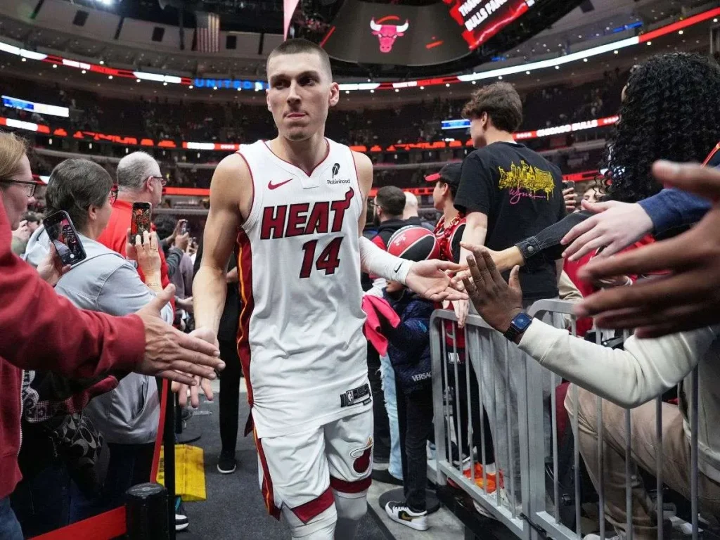 Tyler-Herro-esta-contento-por-volver-a-casa.jpg