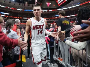 Tyler-Herro-esta-contento-por-volver-a-casa.jpg