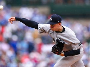 Yankees-blanquean-a-Cachorros-con-joya-de-Warren.png